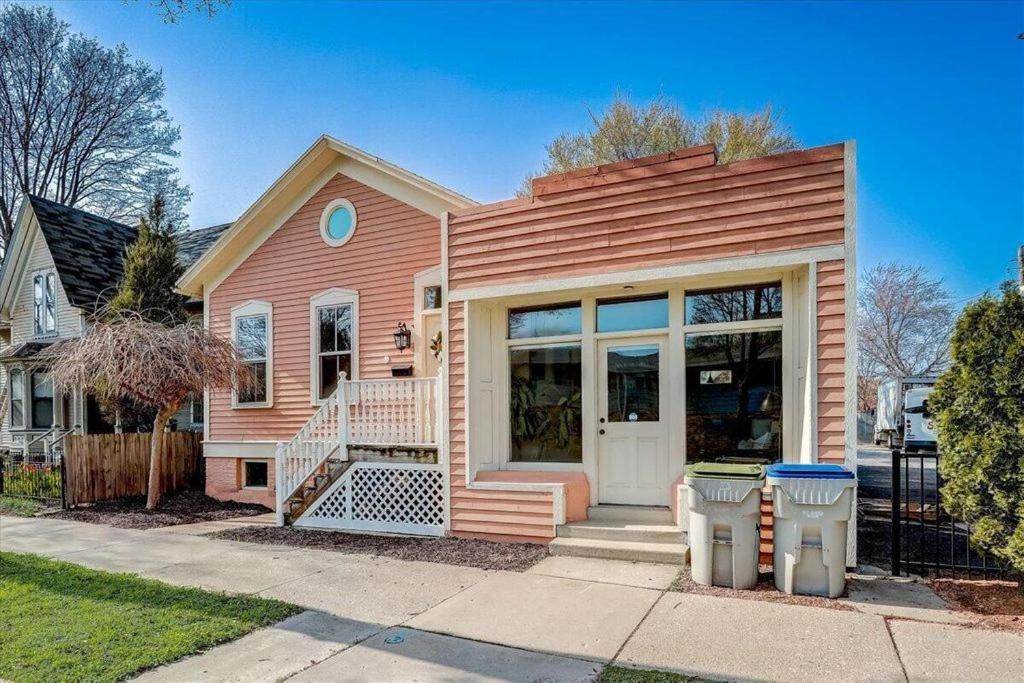 Insta Worthy Home! *Sleeps 8* - Walker'S Point! Мілвокі Екстер'єр фото